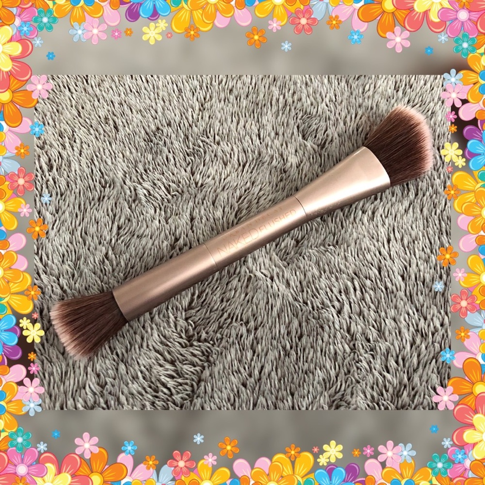 Urban Decay Naked Flushed dual end brush